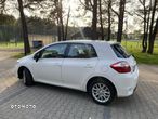 Toyota Auris 1.6 Premium + - 7