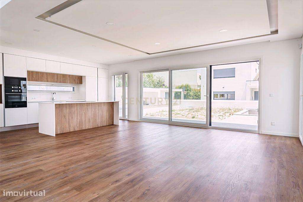 Moradia T4+1 de Luxo - Sobreda - Charneca de Caparica-5