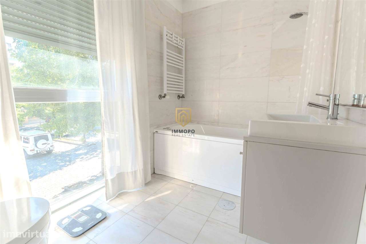Apartamento T2 na Senhora da Hora, com duas garagens-13