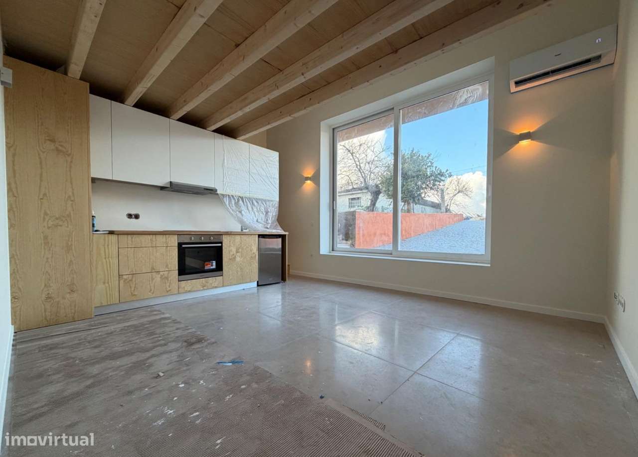 Moradia V2 inserida em Condomínio com piscina - Grande imagem: 5/18