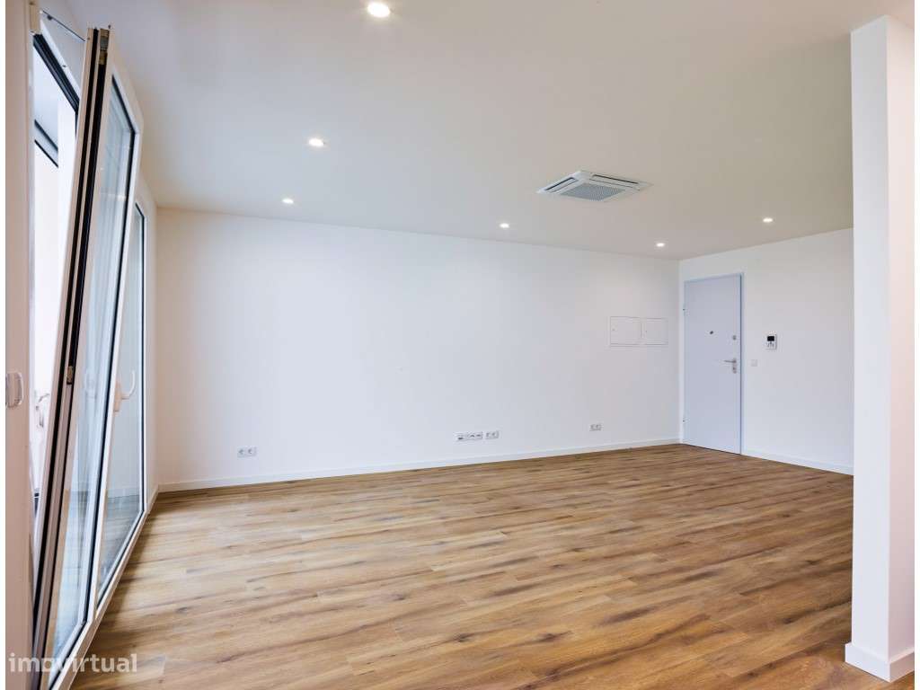 Edifício Independência- T2, r/c, excelentes áreas a 400 metros da p...-6