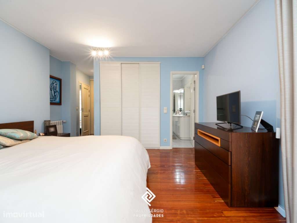 Espetacular moradia T3 de 4 frentes e belíssima área exterior a 5 m...-10