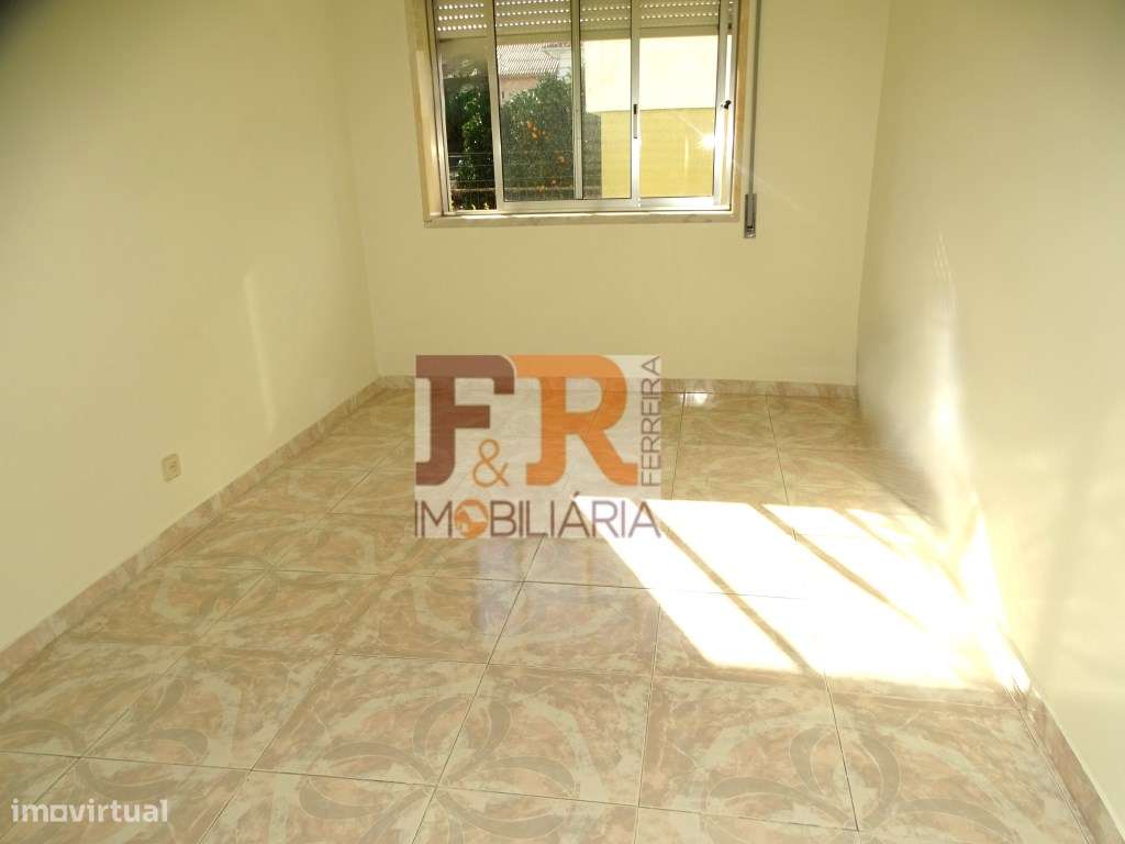 Moradia Duplex T2+1 com sótão aproveitável e Garagem Quinta do Cond...-40
