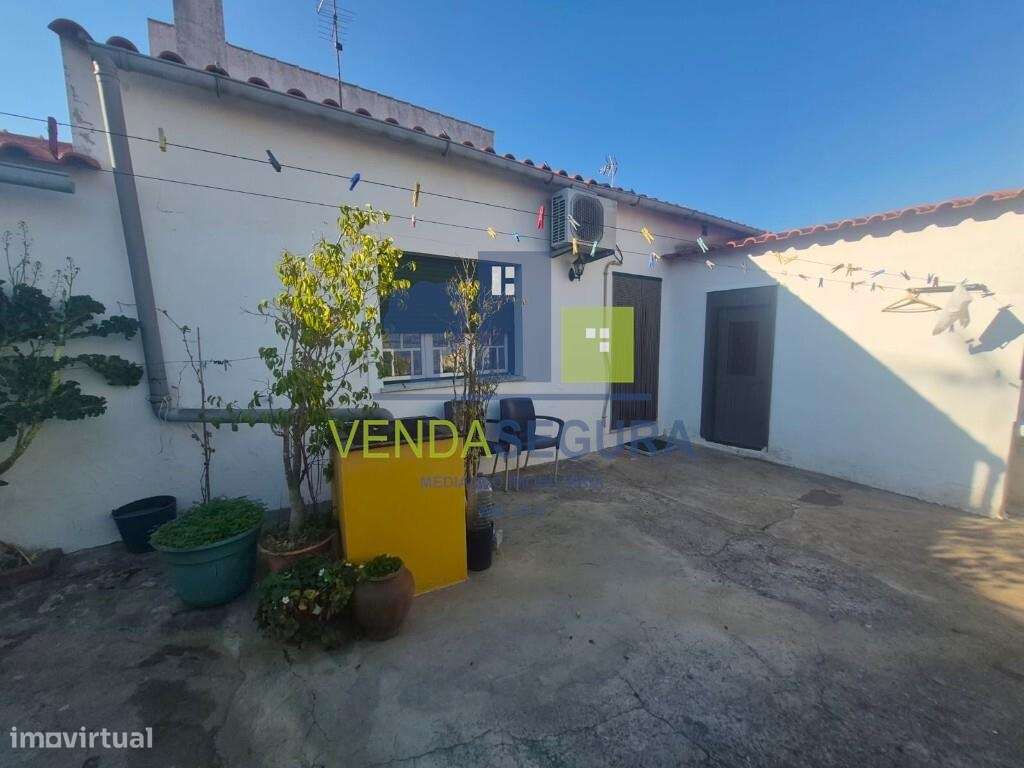 Moradia T3 com quintal, terraço e garagem | Pias-23