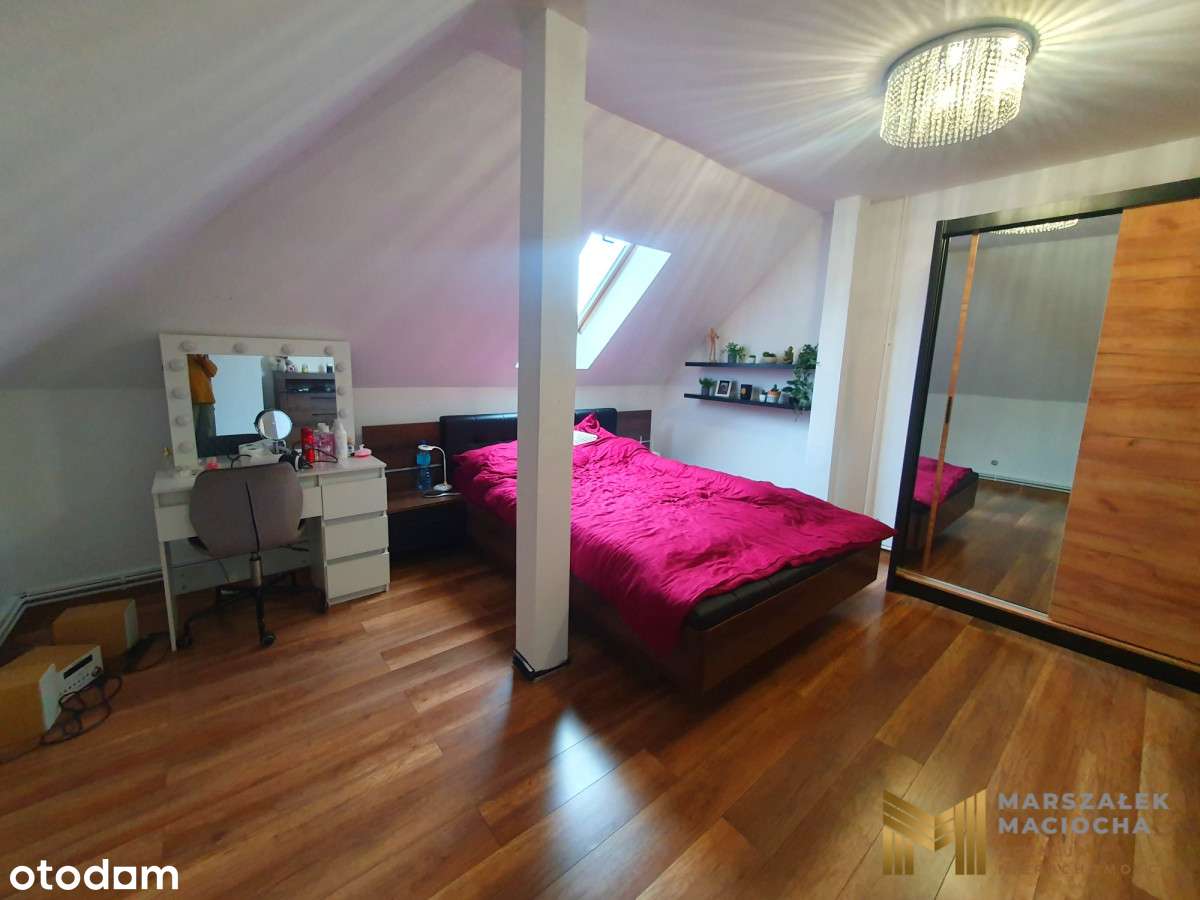 Rodzinny dom w zabudowie bliźniaczej Obora-9