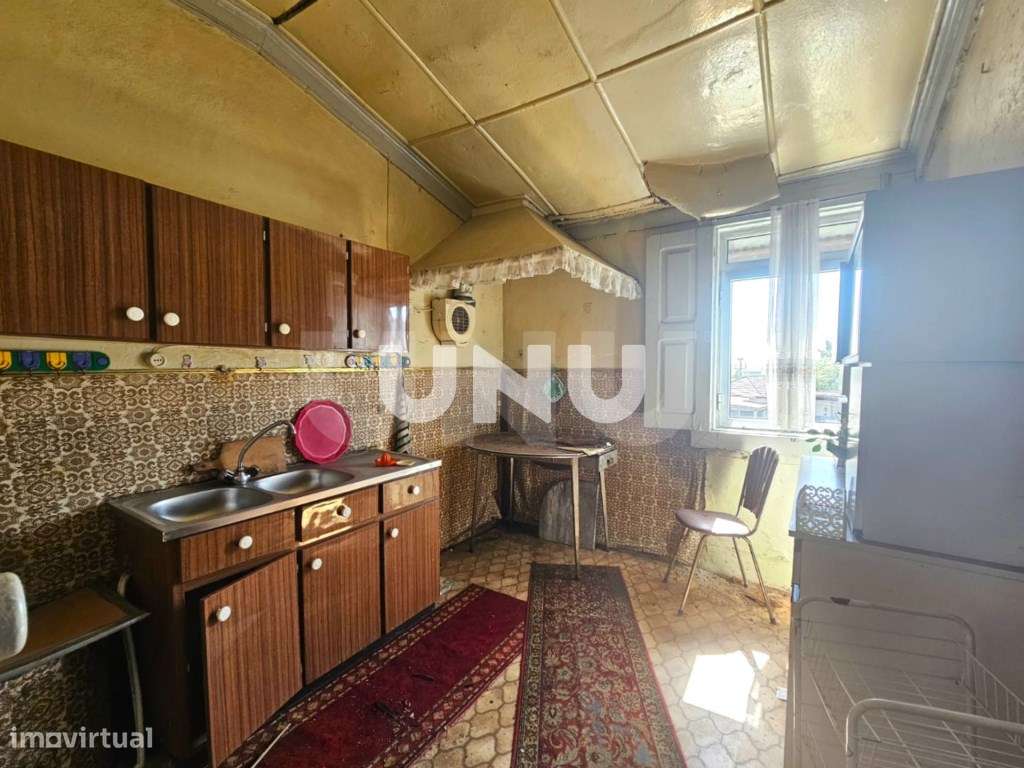 Prédio Urbano - Pleno Centro da Cidade de Viseu-25