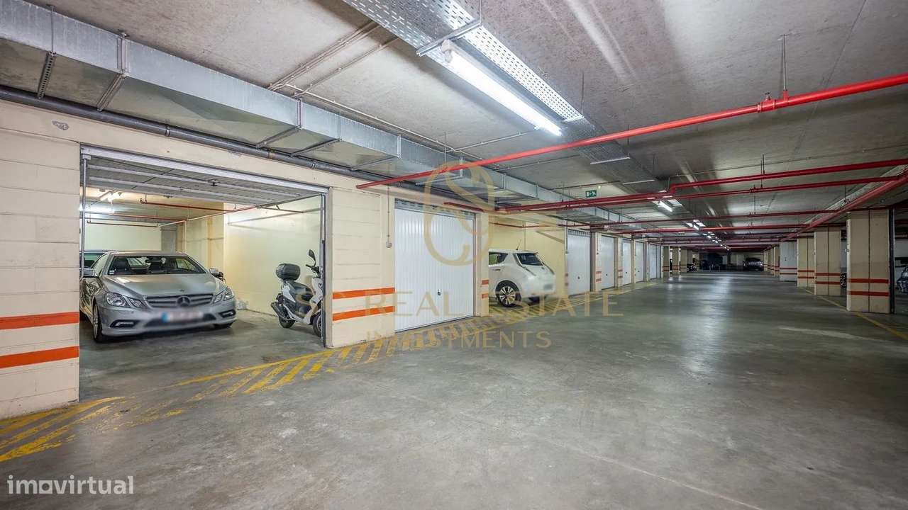 Exclusivo T2 Duplex Recuado, Último Piso, 2 Terraços, Cedofeita-26