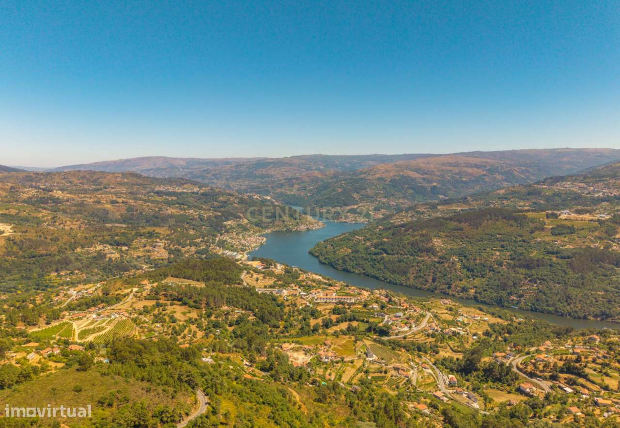 Moradia V3 com Vista Rio em Paços de Gaiolo-16
