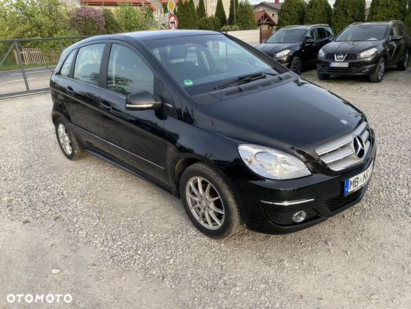 Mercedes-Benz Klasa B 180 BlueEffICIENCY - 26