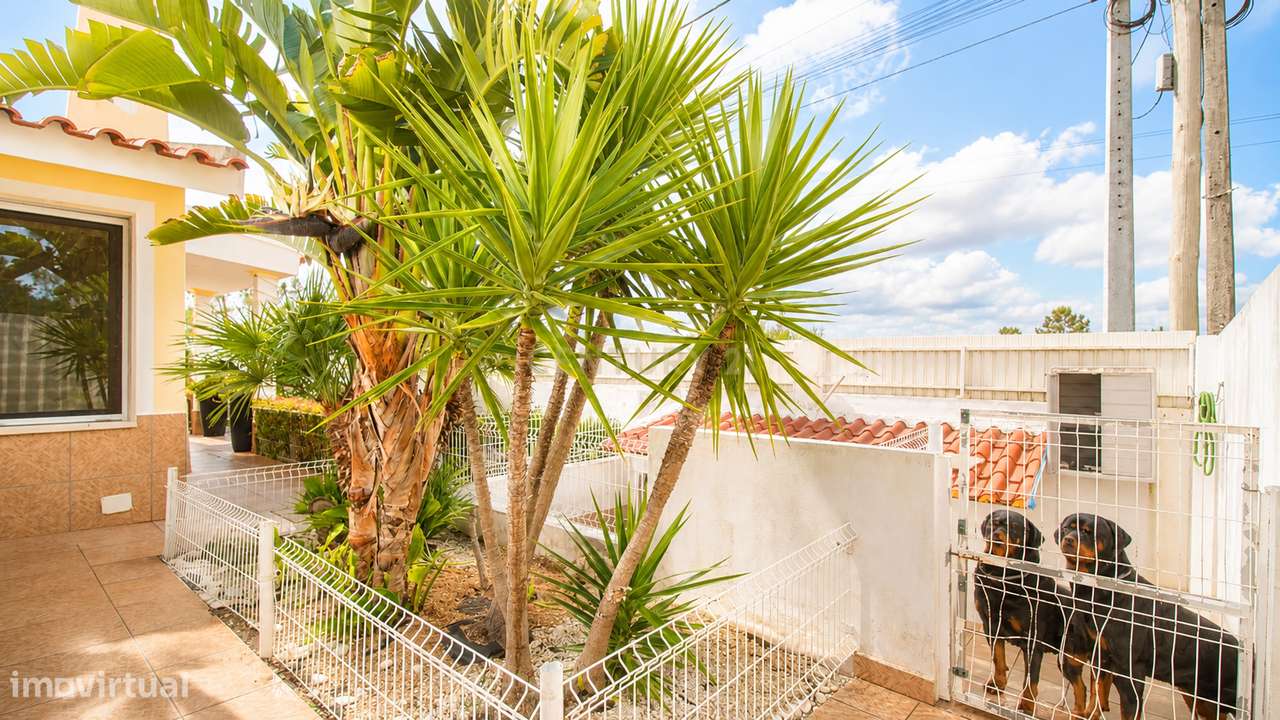Moradia T3 em lote de 936m2 em Vila Alegre, Fernão Ferro-35