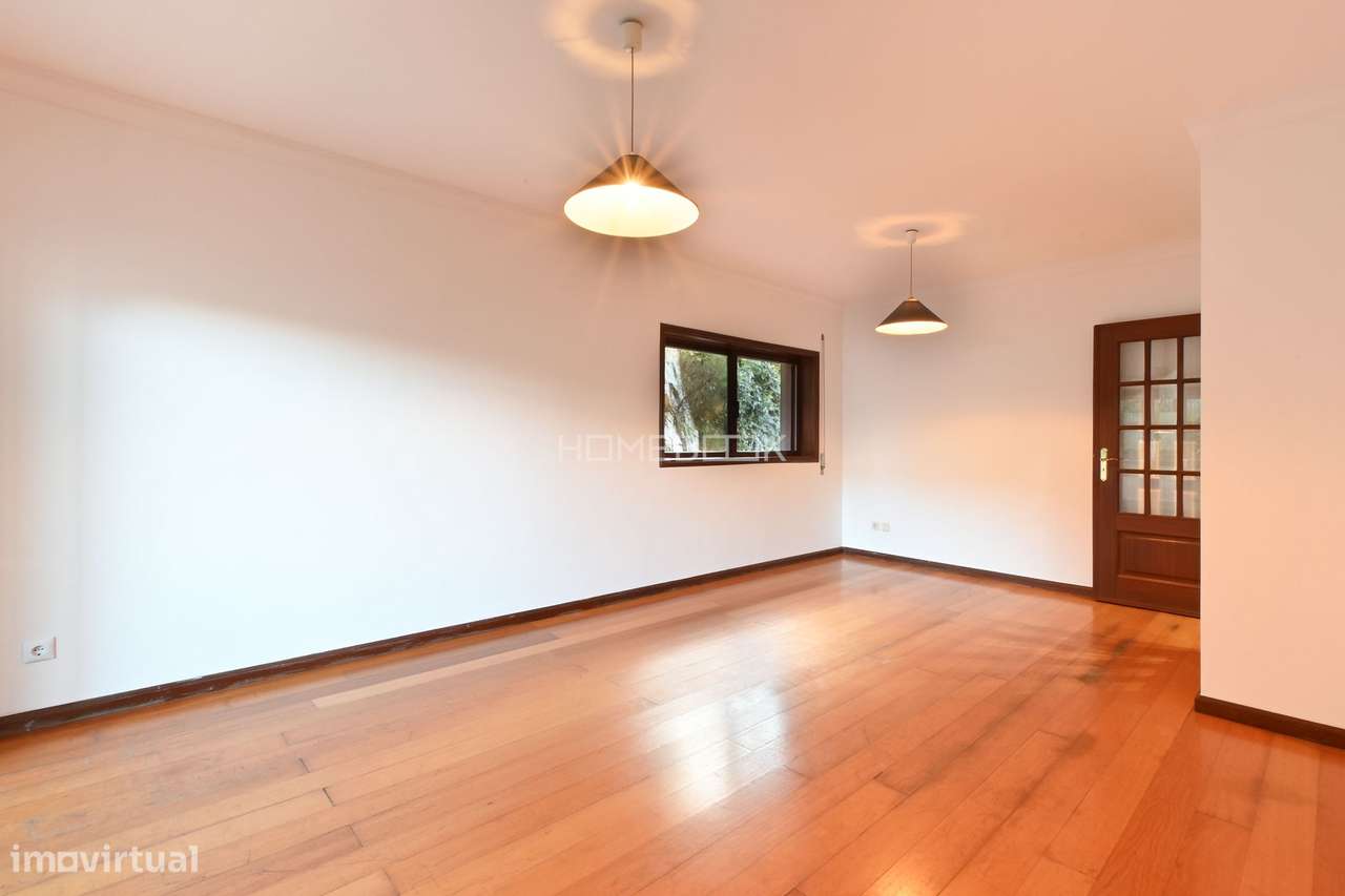 Apartamento T3 em plena Avenida Fernão Magalhães-10