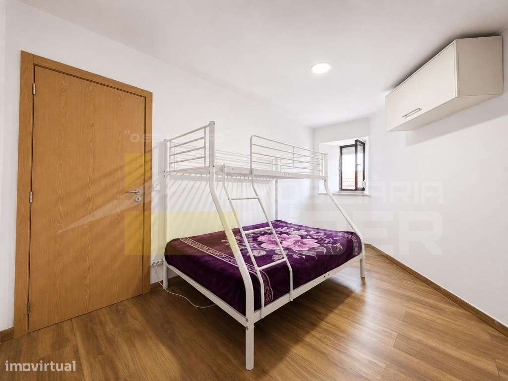 Oferta de Verão oferecemos a escritura 
Apartamento T2 remodelado ...-9
