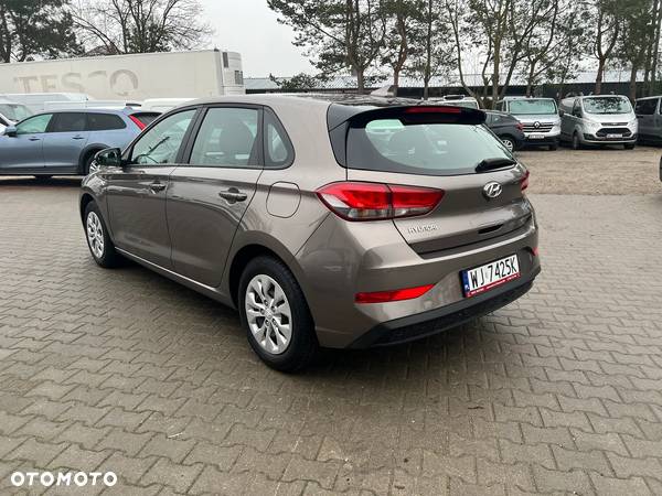 Hyundai I30 1.5 DPI Classic + - 12