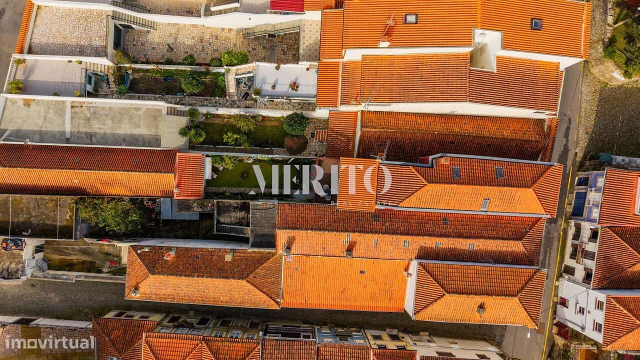 Moradia com Alojamento Local-45