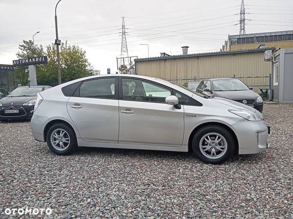 Toyota Prius - 4