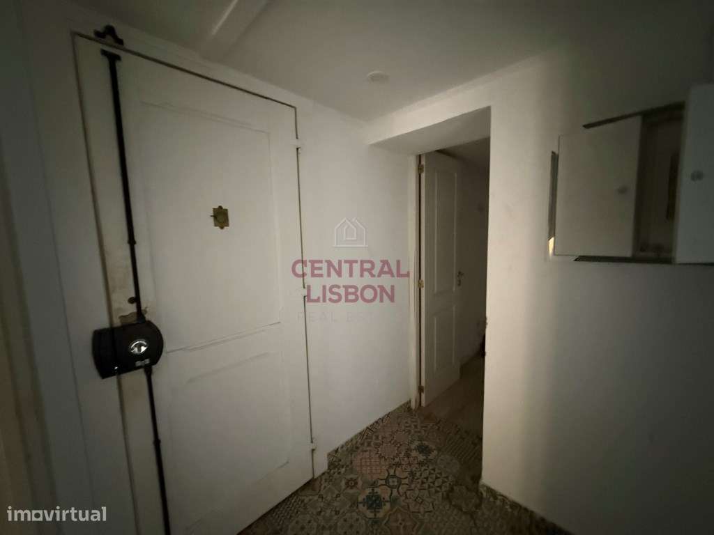 T4+1 com Terraço e Logradouro em Arroios | Possibilidade de Duas Zo...-25