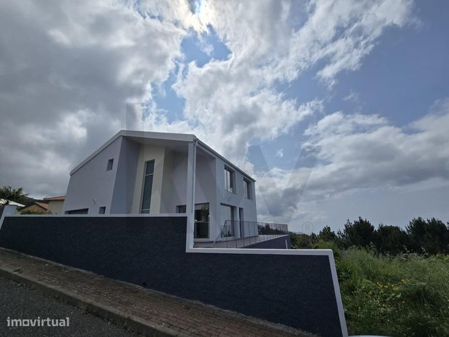 Moradia T3 com Piscina e Vista Mar nos Prazeres | Calheta-10