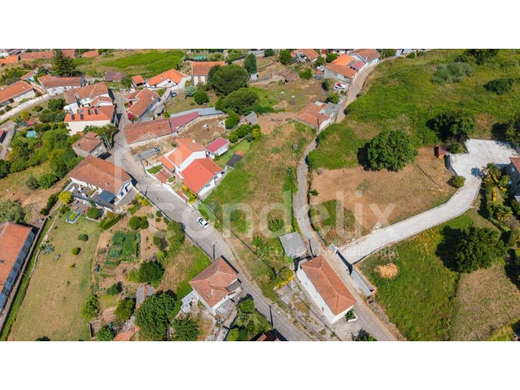 Terreno com Vista para o Rio e Projeto Aprovado com Piscina-16