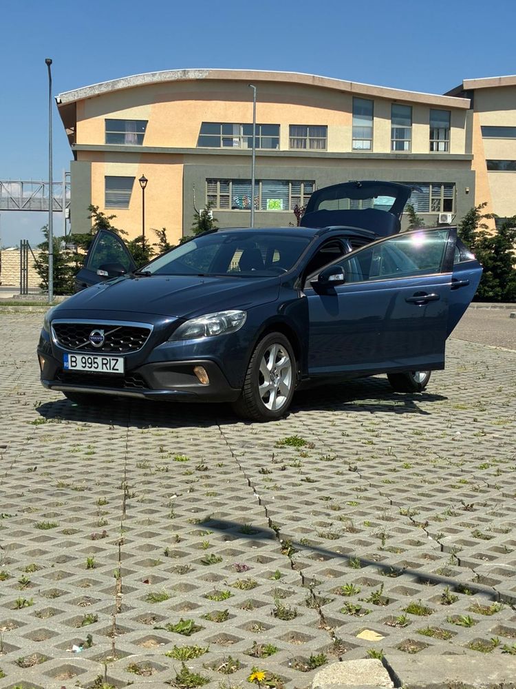 Volvo V40 II [2012 - Prezent] 2014