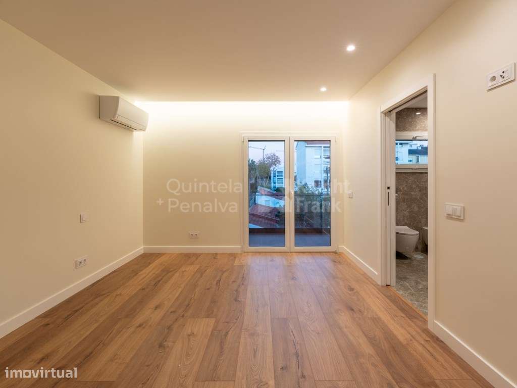 Apartamento T3 com garagem junto ao centro de Cascais-11