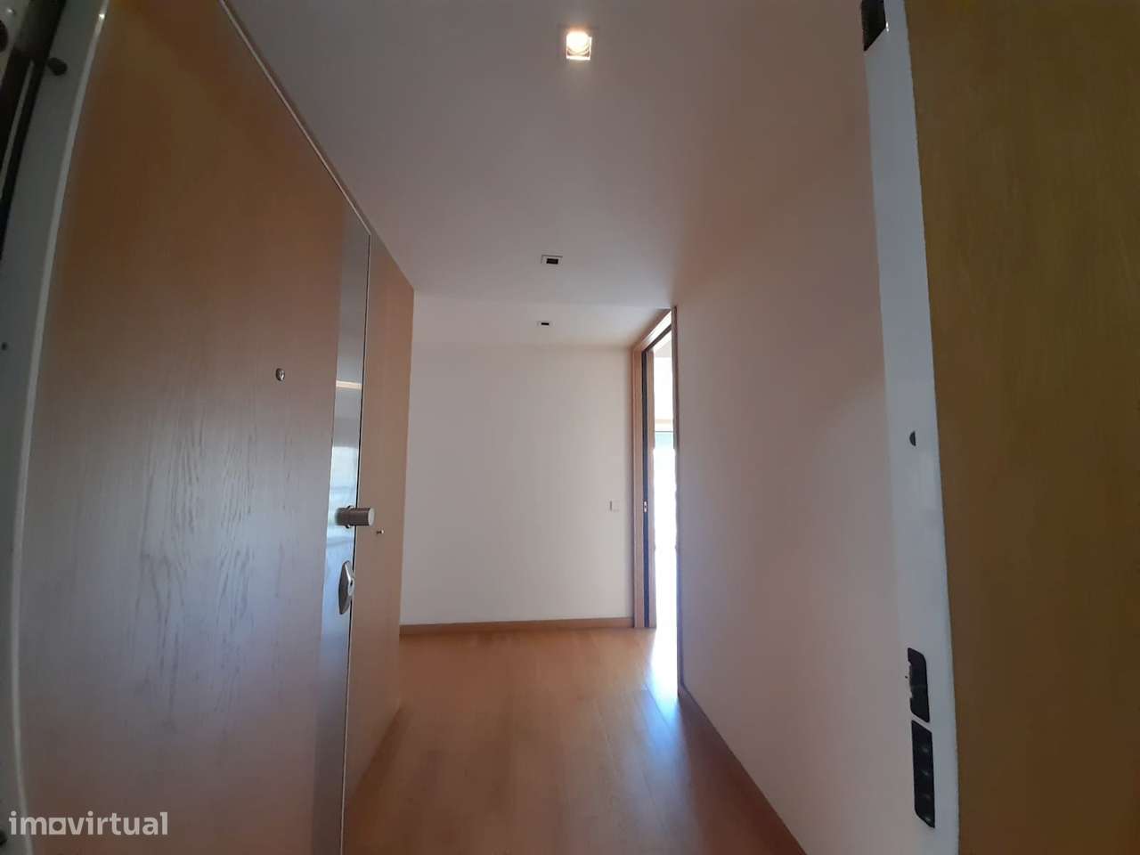 T2 Com Varanda e Garagem Junto ao Hosp São João e Polo Universitário - Grande imagem: 4/29