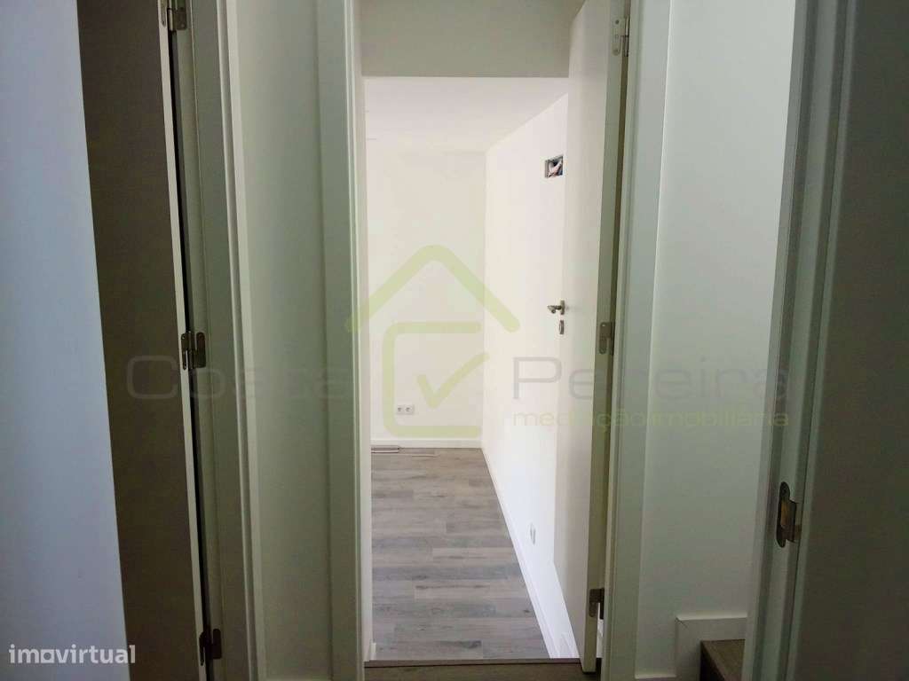 Moradia t3 com espaço exterior a minutos das praias-14