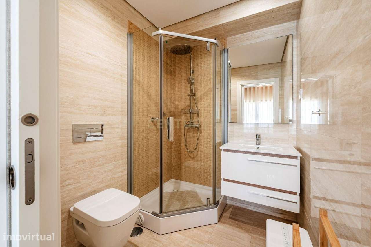 T3+1 Duplex com Box e Churrasqueira | Quinta da Fábrica | Vale de Milh-19