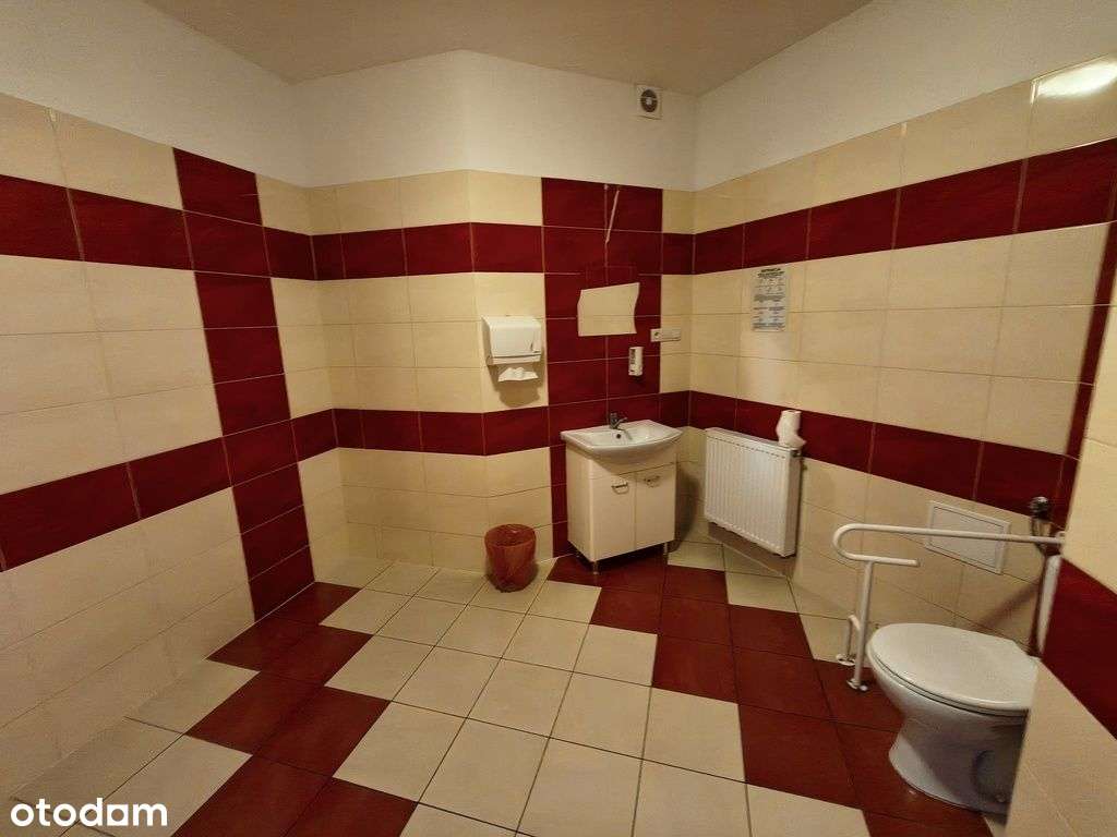 Na sprzedaż budynek mieszkalno-usługowy-11