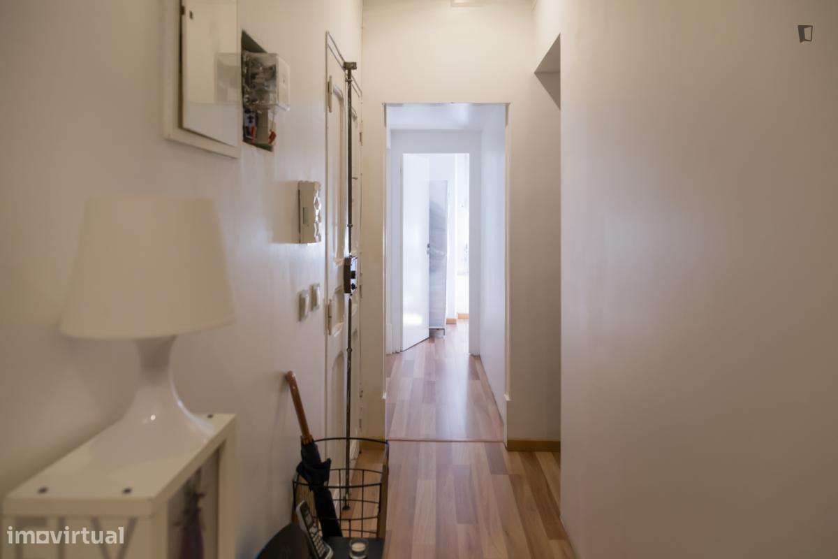 Quarto - localizado em Anjos Lisbon - Grande imagem: 3/10