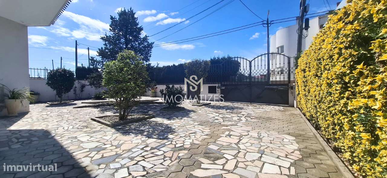 Moradia Bifamiliar T3+T3 em Nogueira da Maia-36