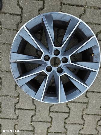 Felga aluminiowa Skoda OE 5JJ601025F 7.0" x 17" 5x100 ET 46 - 13