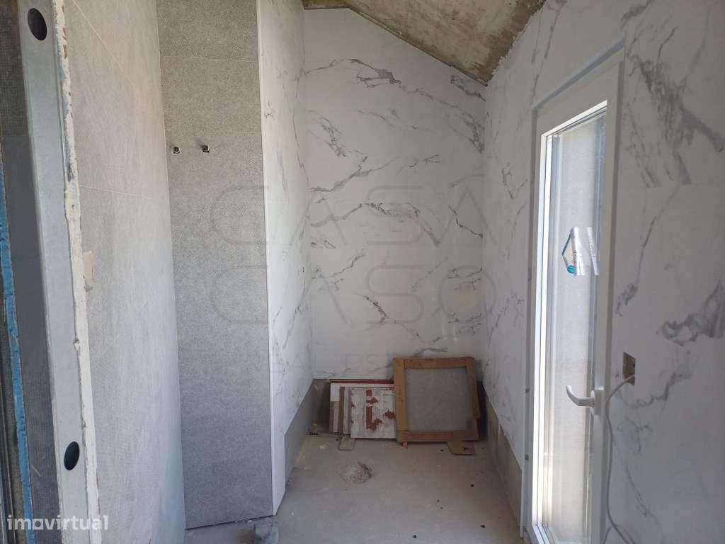 Moradia T2 com terraço e garagem-15
