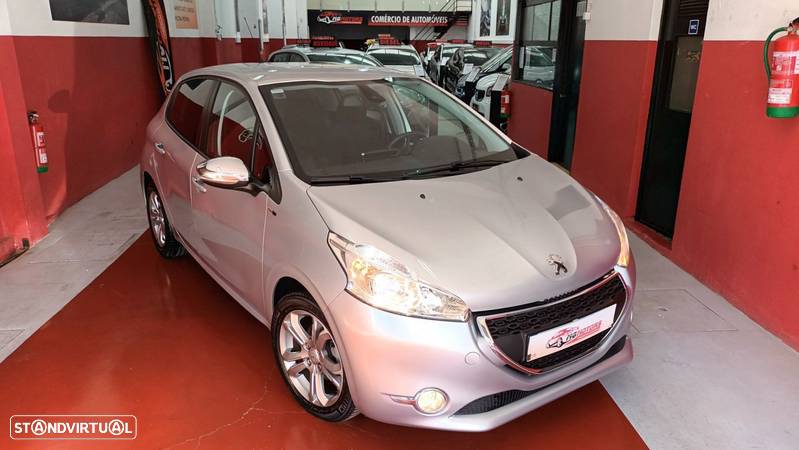 Peugeot 208 1.4 HDi SE Style - 2