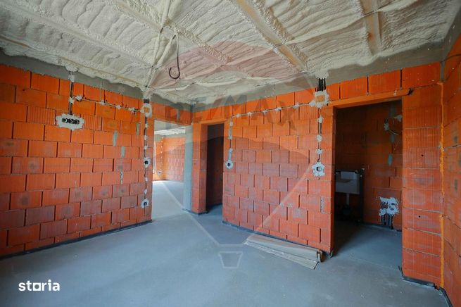 Casă cu 4 camere de vânzare în Sântandrei-14