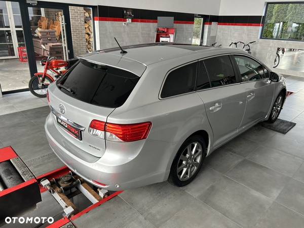 Toyota Avensis 2.0 D-4D Platinium - 9