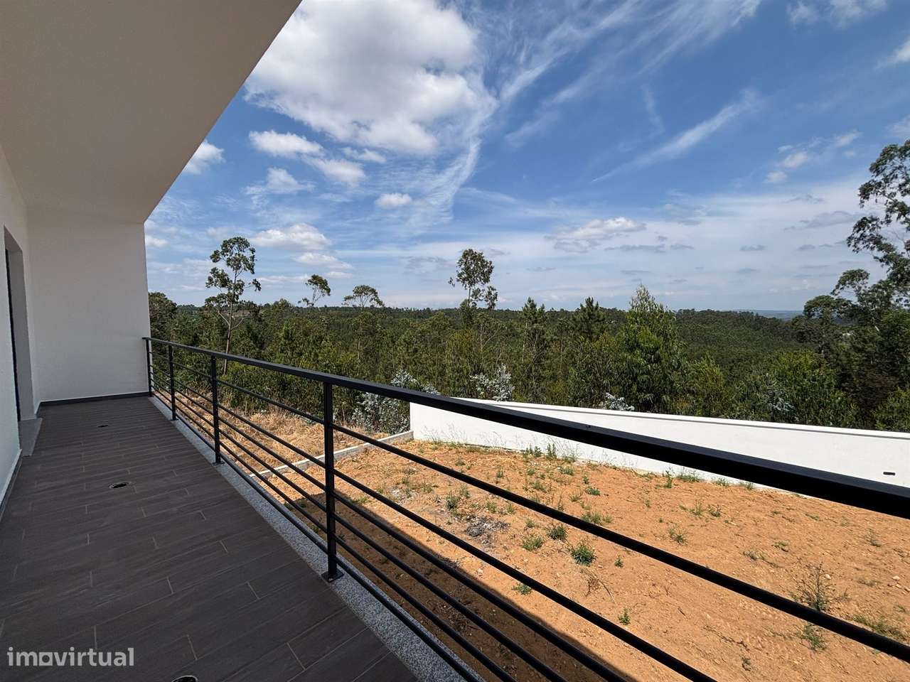 Moradia T4+1/ Terreno / Terraço / Nova / Caxarias-19