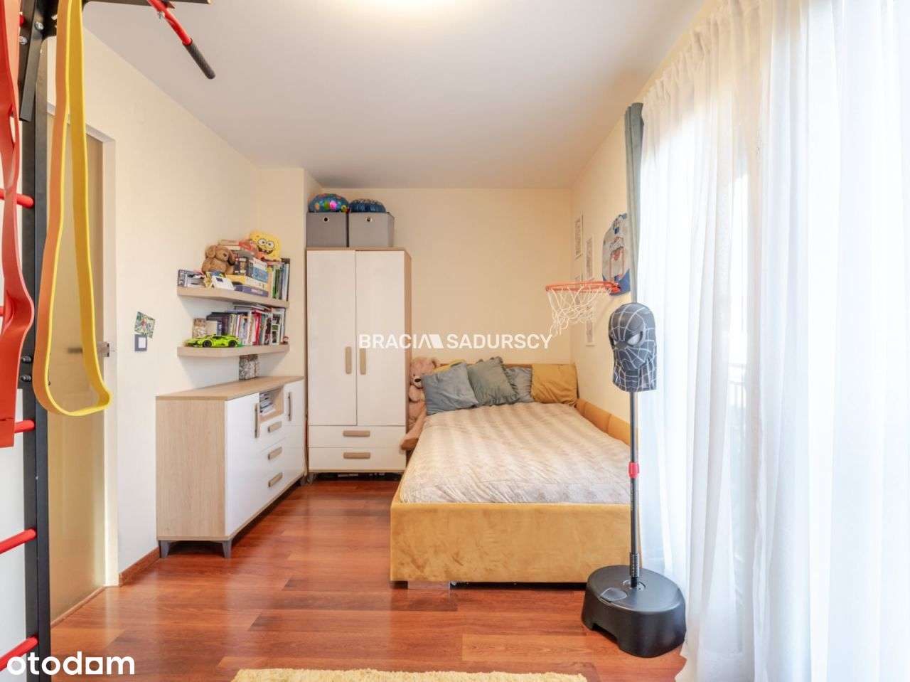 Dom z kominkiem i fotowoltaiką-13