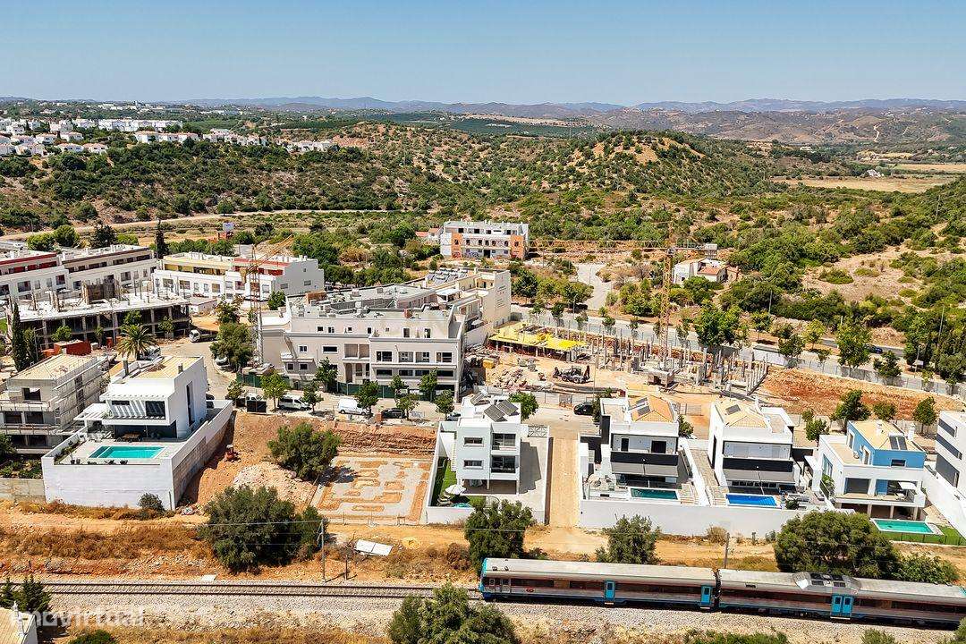 Moradia T4, que combina conforto, estilo e uma localização privilegiad - Grande imagem: 4/51