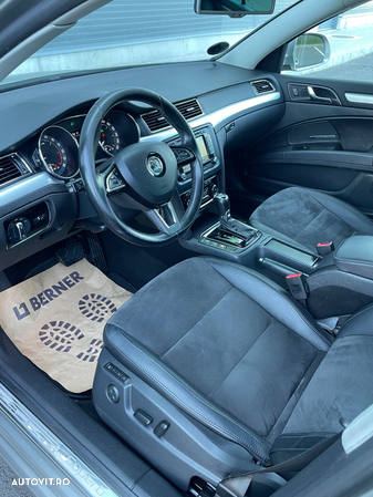 Skoda Superb 2.0 TDI DSG Elegance - 8