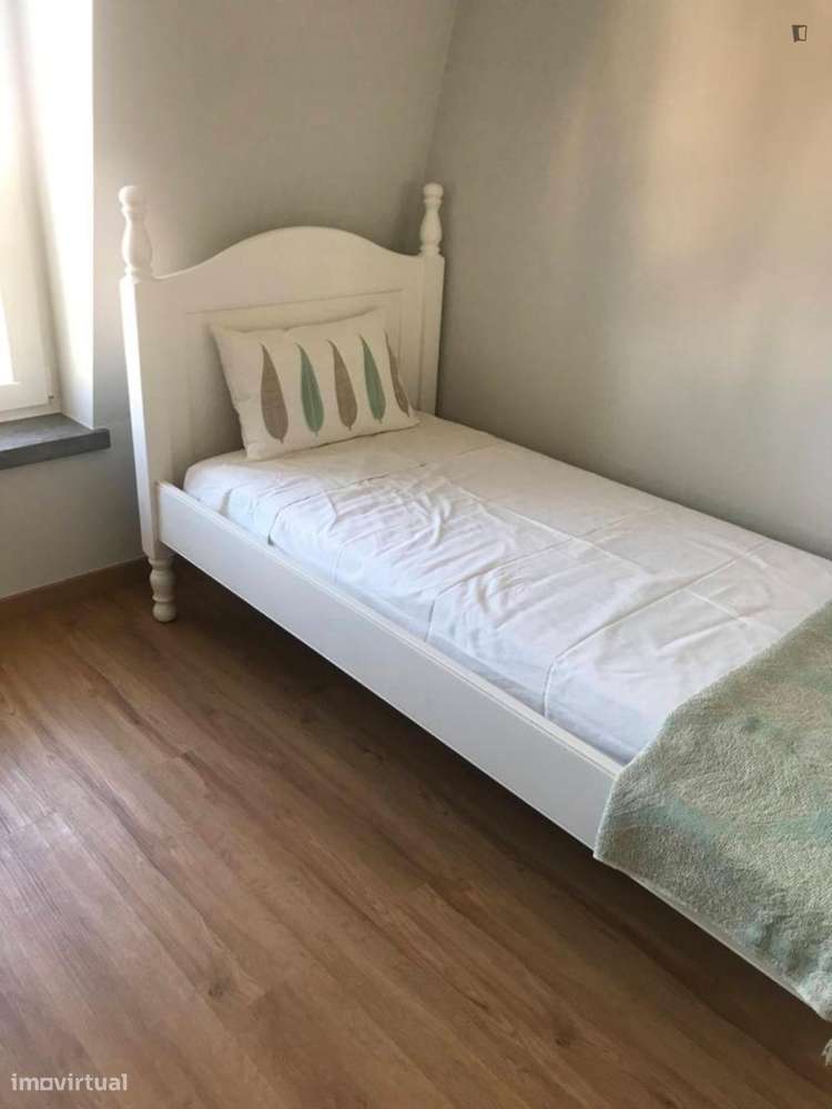 Quarto - localizado em Carcavelos Lisbon - Grande imagem: 5/9