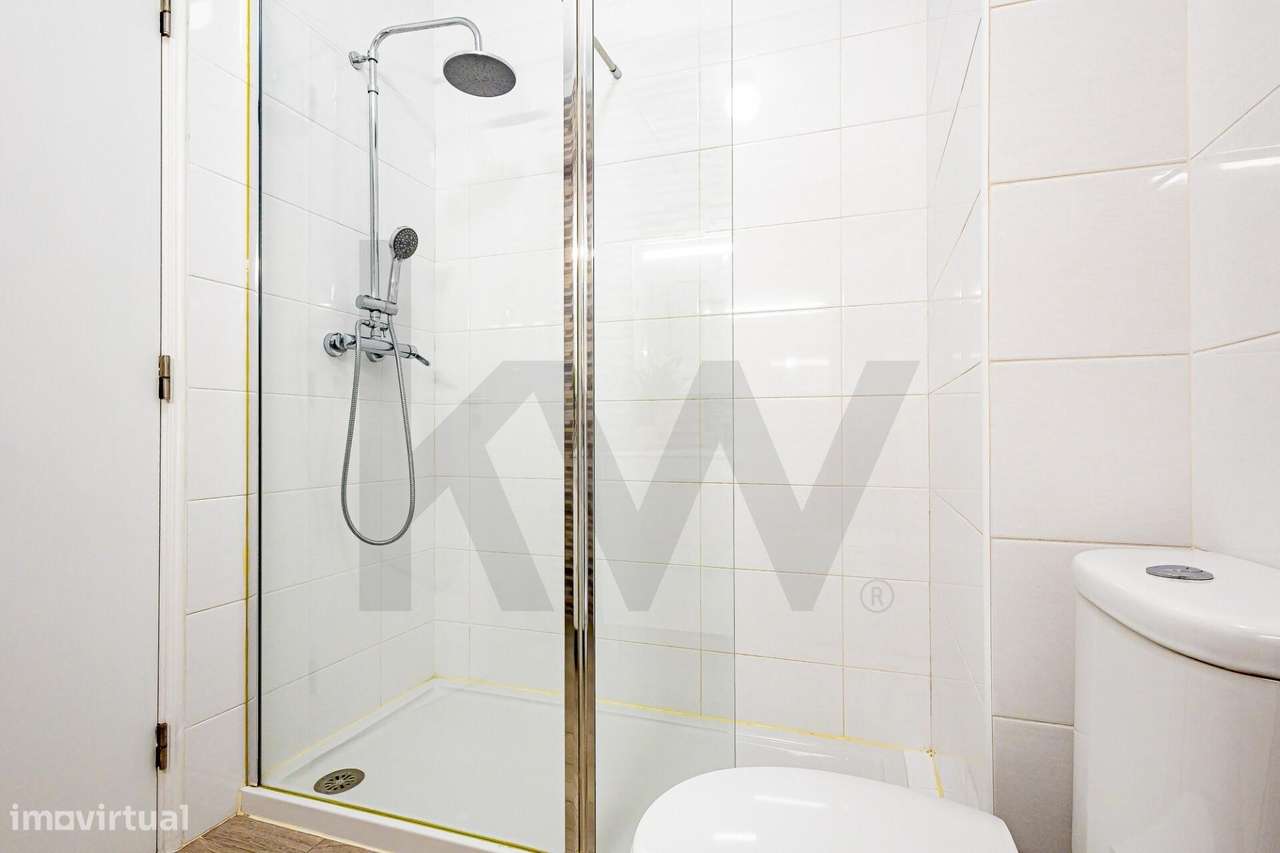 Apartamento T3 Totalmente Remodelado em Vale Flores de Cima-18