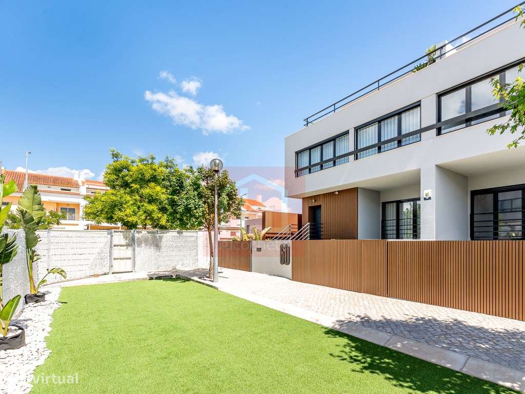 Moradia T4 geminada + Rooftoop em Alcochete-43