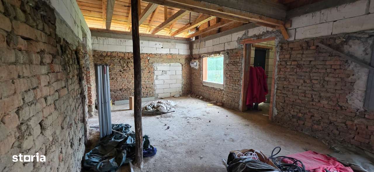 Lilieci-Casa in renovare +teren 1.172 mp-2