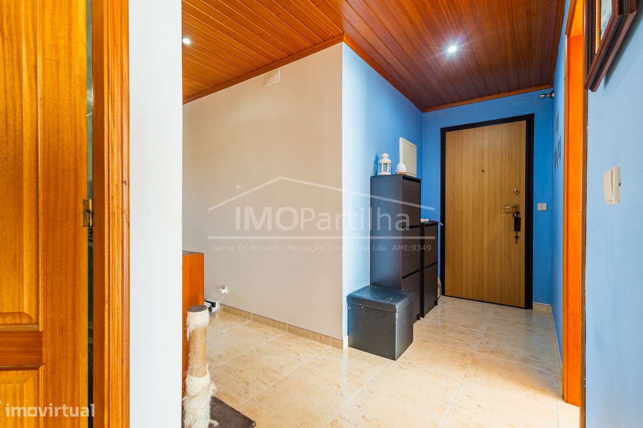 Apartamento T2 no Casal de Cambra-16