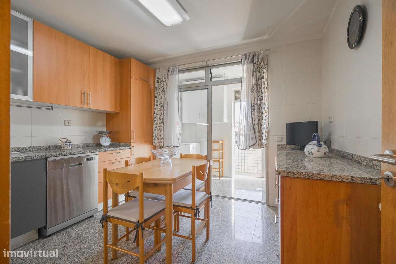Apartamento T3 Exclusivo na Rua Soares dos Reis – Vila Nova de Gaia-6