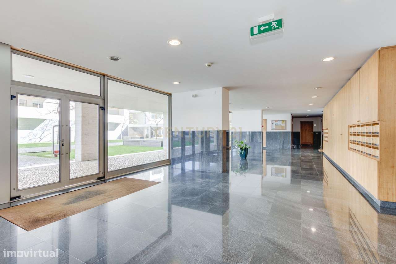 T4+1 na 1ª linha Condomínio fechado Parque das Conchas-58