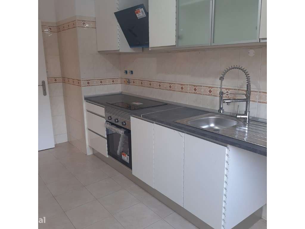 Apartamento T2 - Tapada das Mercês-0