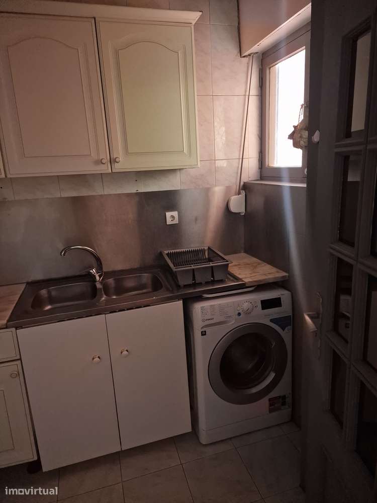 T2 pronto a habitar com boas áreas e localização privilegiada - Grande imagem: 4/8