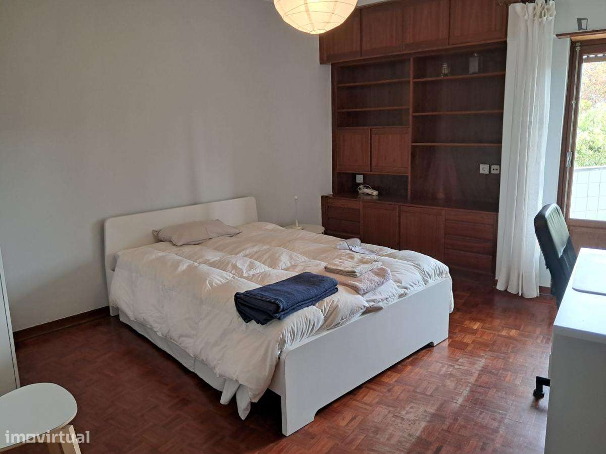 Quarto - localizado em Carcavelos Lisbon - Grande imagem: 5/7