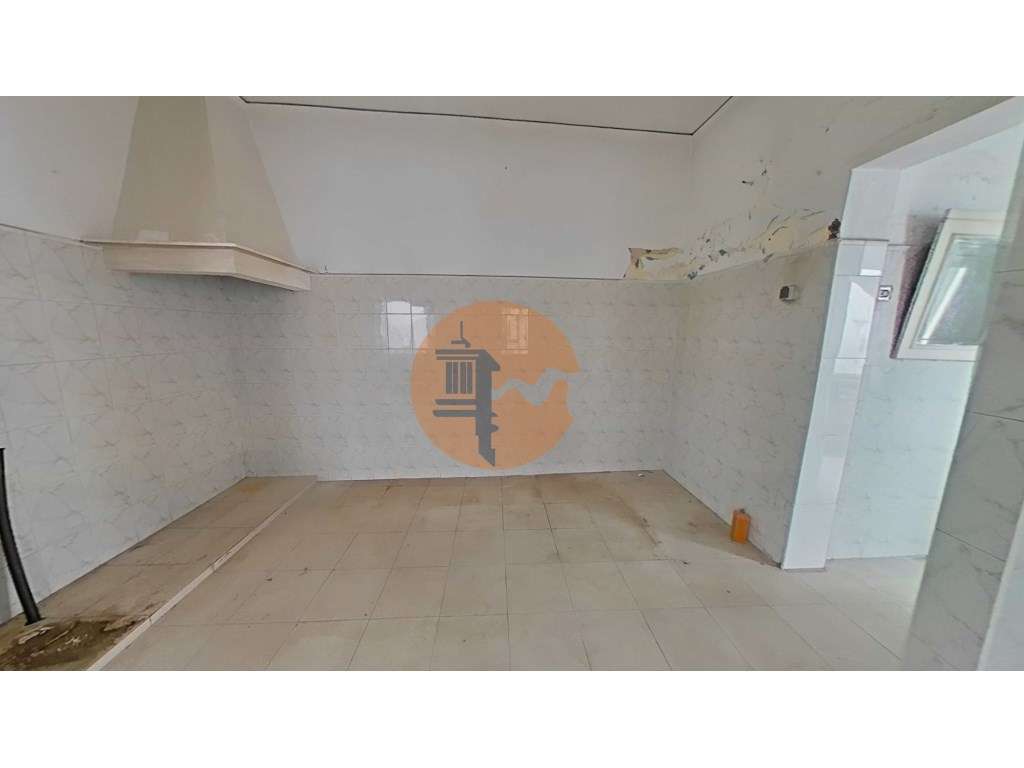 Moradia para renovar com terraço - excelente investimento em Olhão - Grande imagem: 3/25